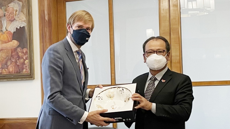 Czech Republic donates 250,000 COVID-19 vaccine doses to Vietnam